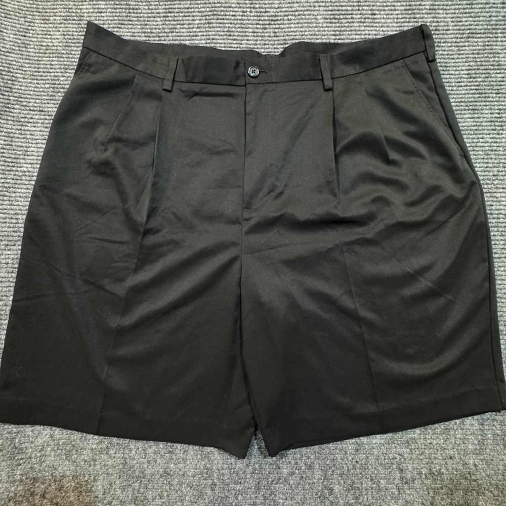 IZOD Men's Black Dress Shorts Size 44 Pleated Polyester Casual‎ Golf Performance